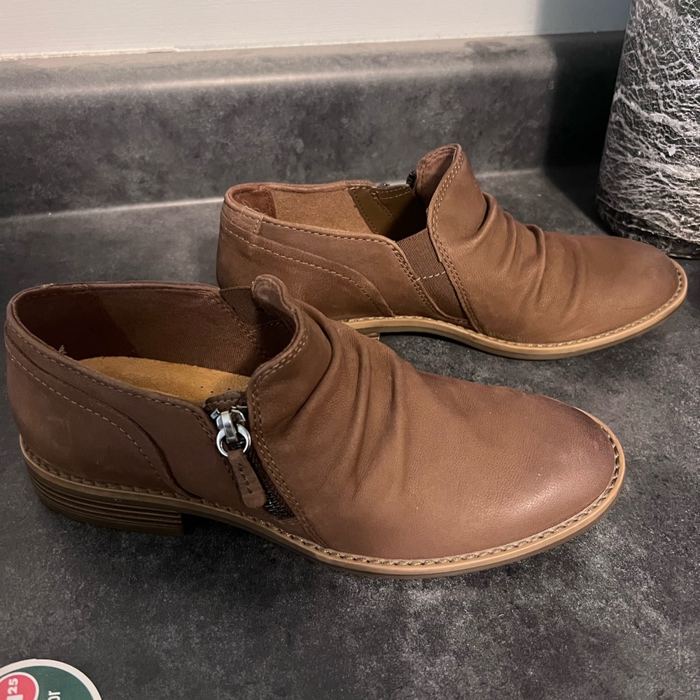 Clarke never worn no box